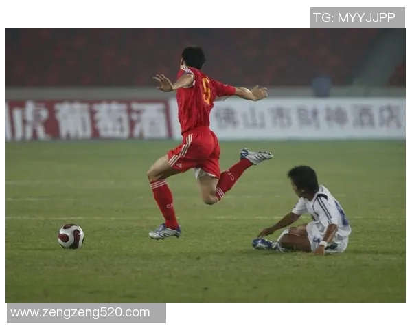 足球战队核心球星引领团队奋勇拼搏共创辉煌新篇章